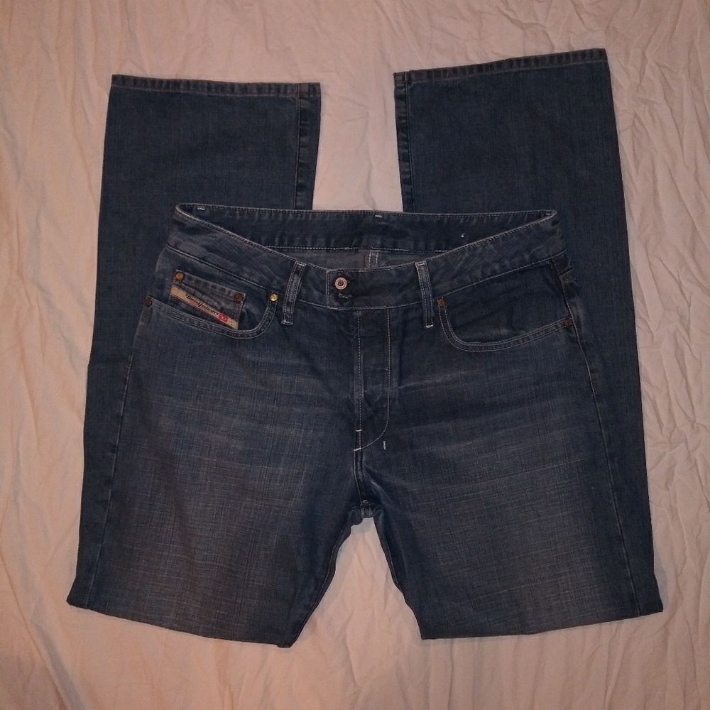 Men's Authentic DIESEL JEANS size 33...100% cotton